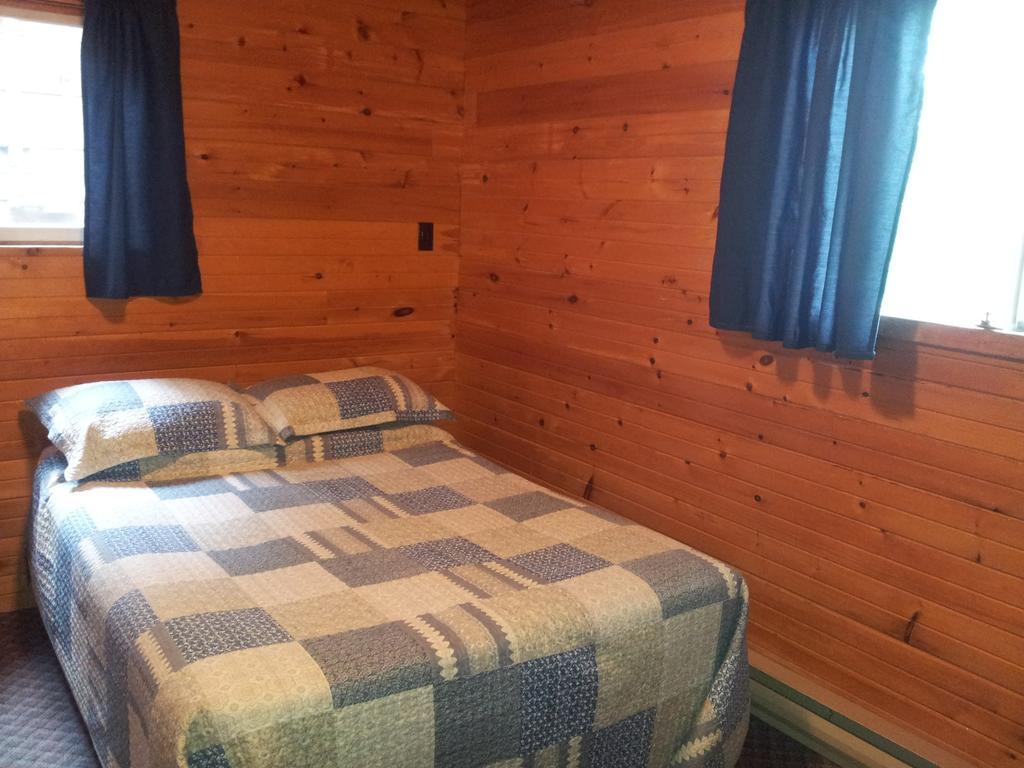 Red Lodge Resort Little Current Chambre photo