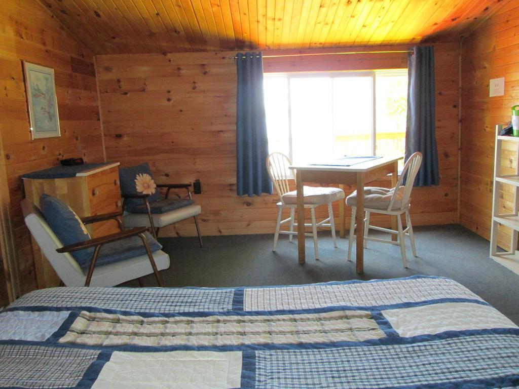 Red Lodge Resort Little Current Chambre photo