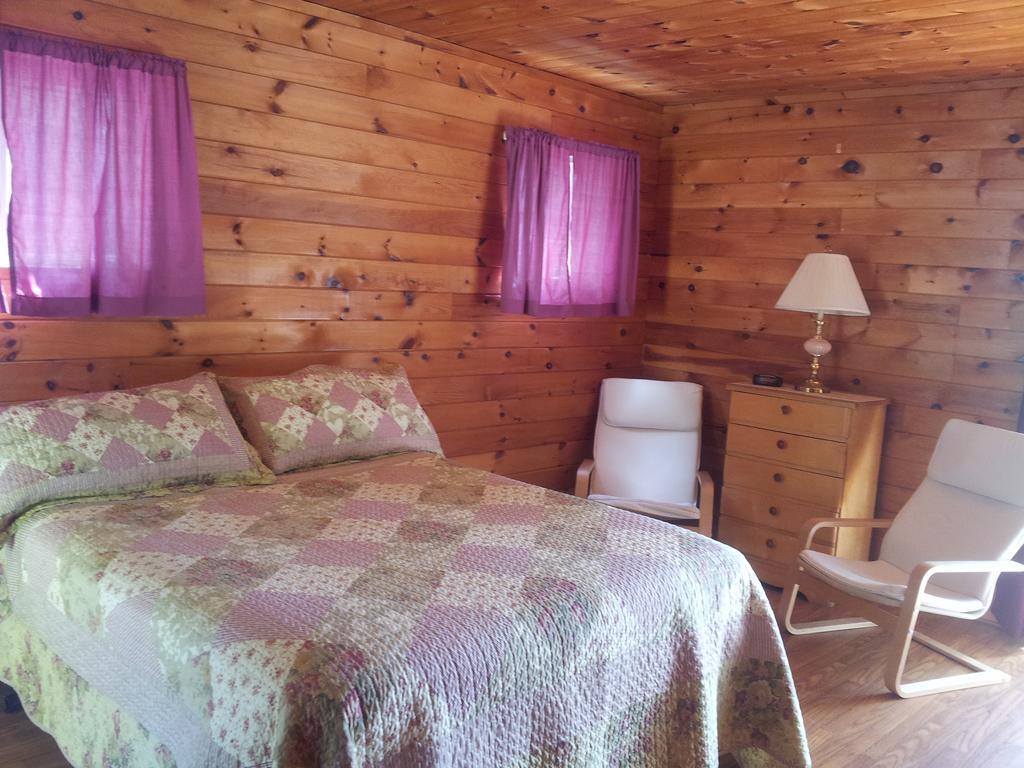 Red Lodge Resort Little Current Chambre photo