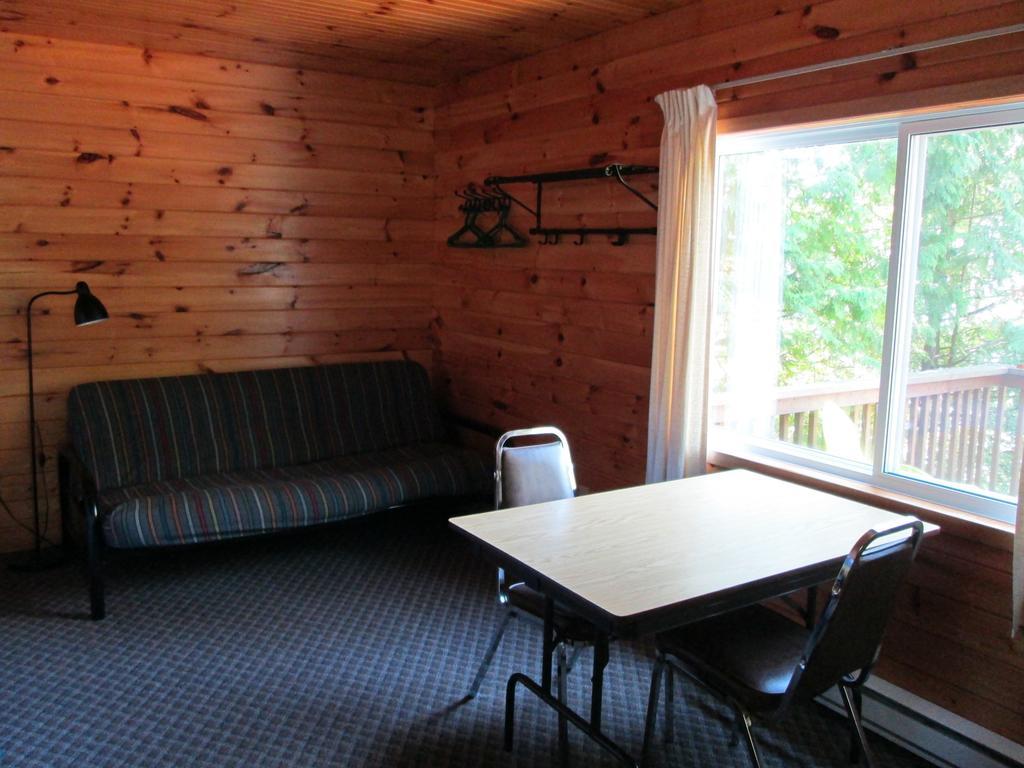 Red Lodge Resort Little Current Chambre photo