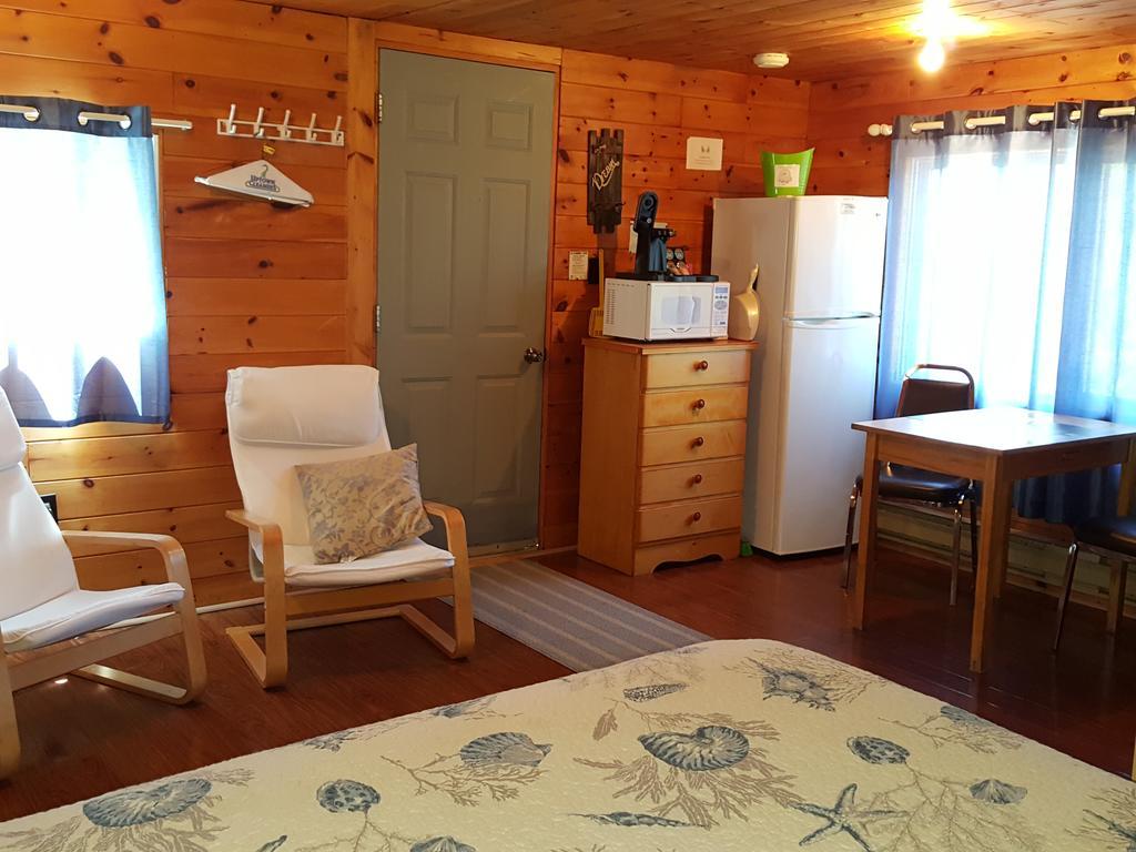 Red Lodge Resort Little Current Extérieur photo