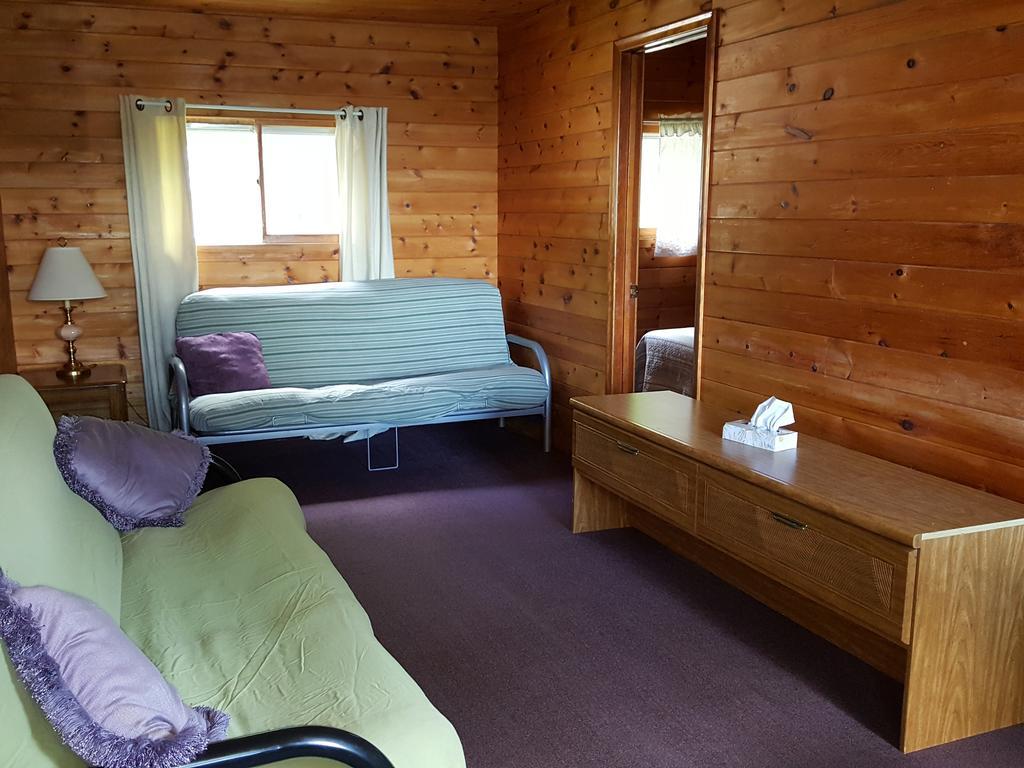 Red Lodge Resort Little Current Extérieur photo
