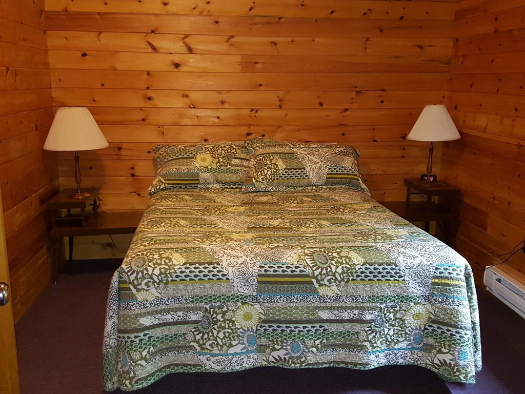 Red Lodge Resort Little Current Chambre photo