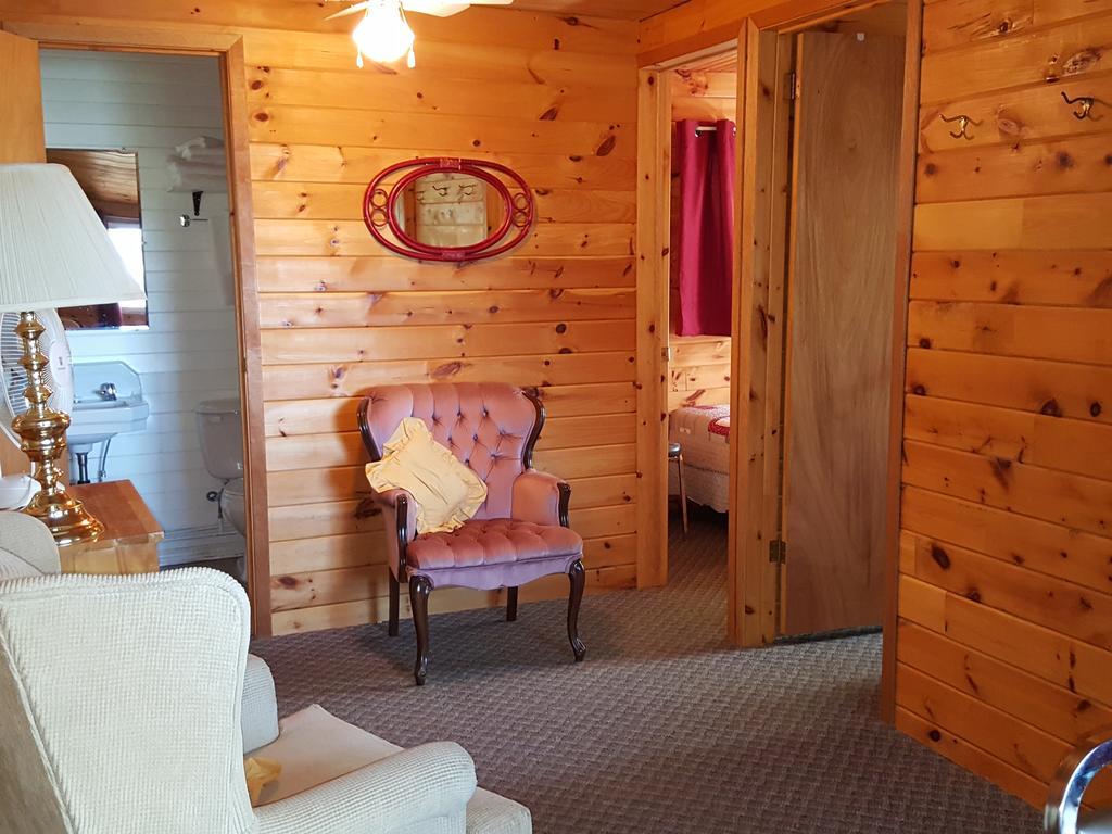 Red Lodge Resort Little Current Chambre photo